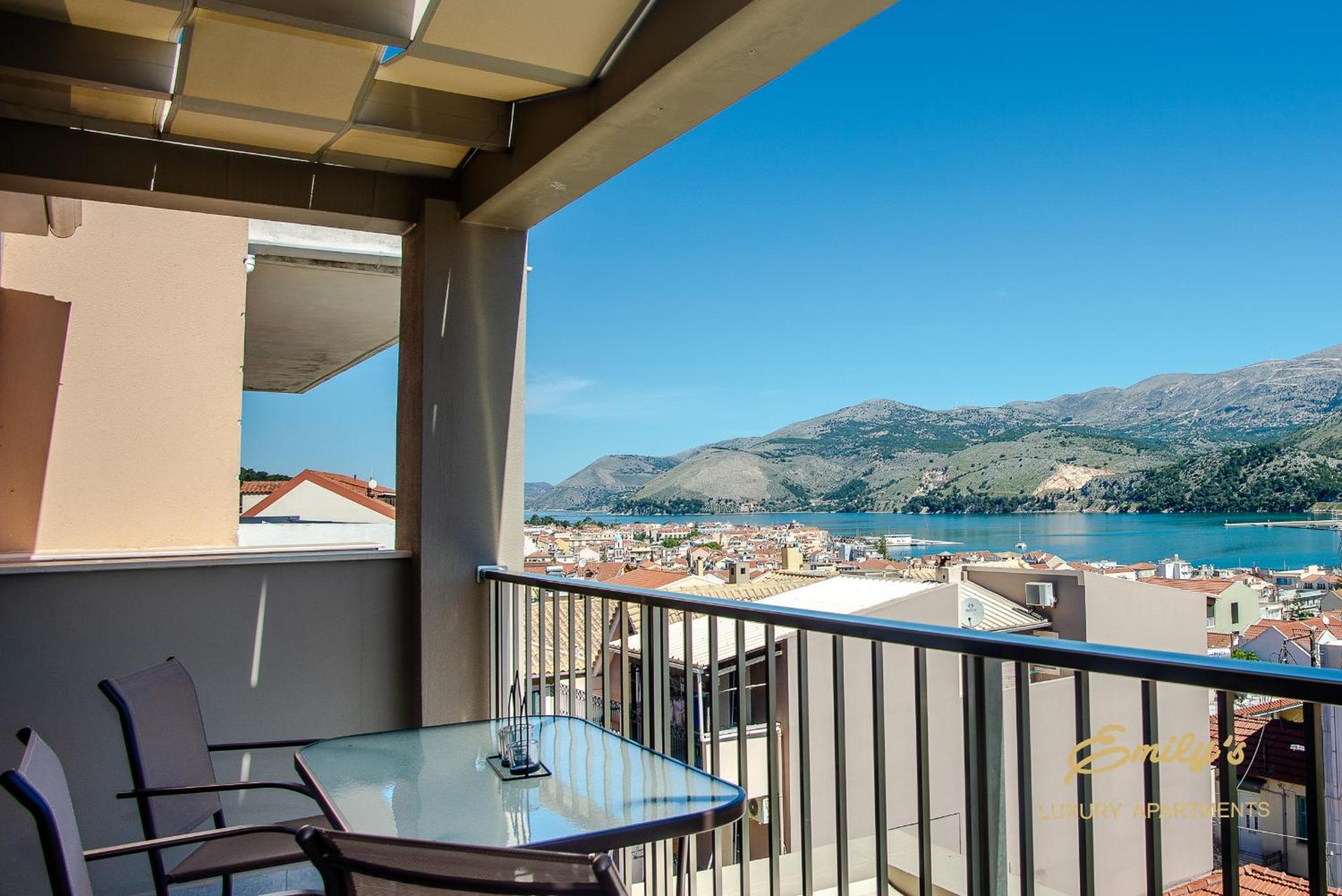 Emily'S Luxury Apartments Argostolion Exterior foto
