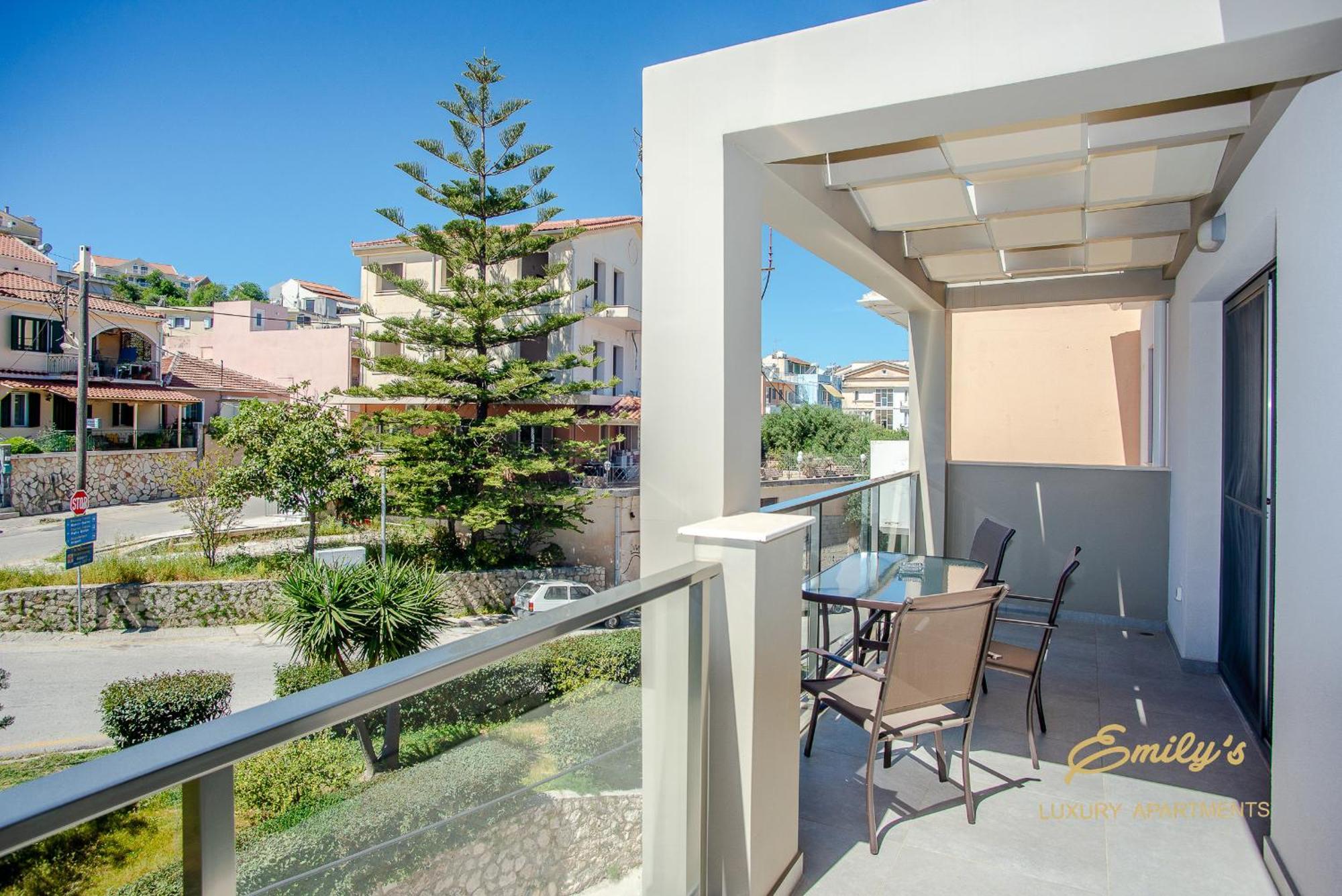 Emily'S Luxury Apartments Argostolion Exterior foto