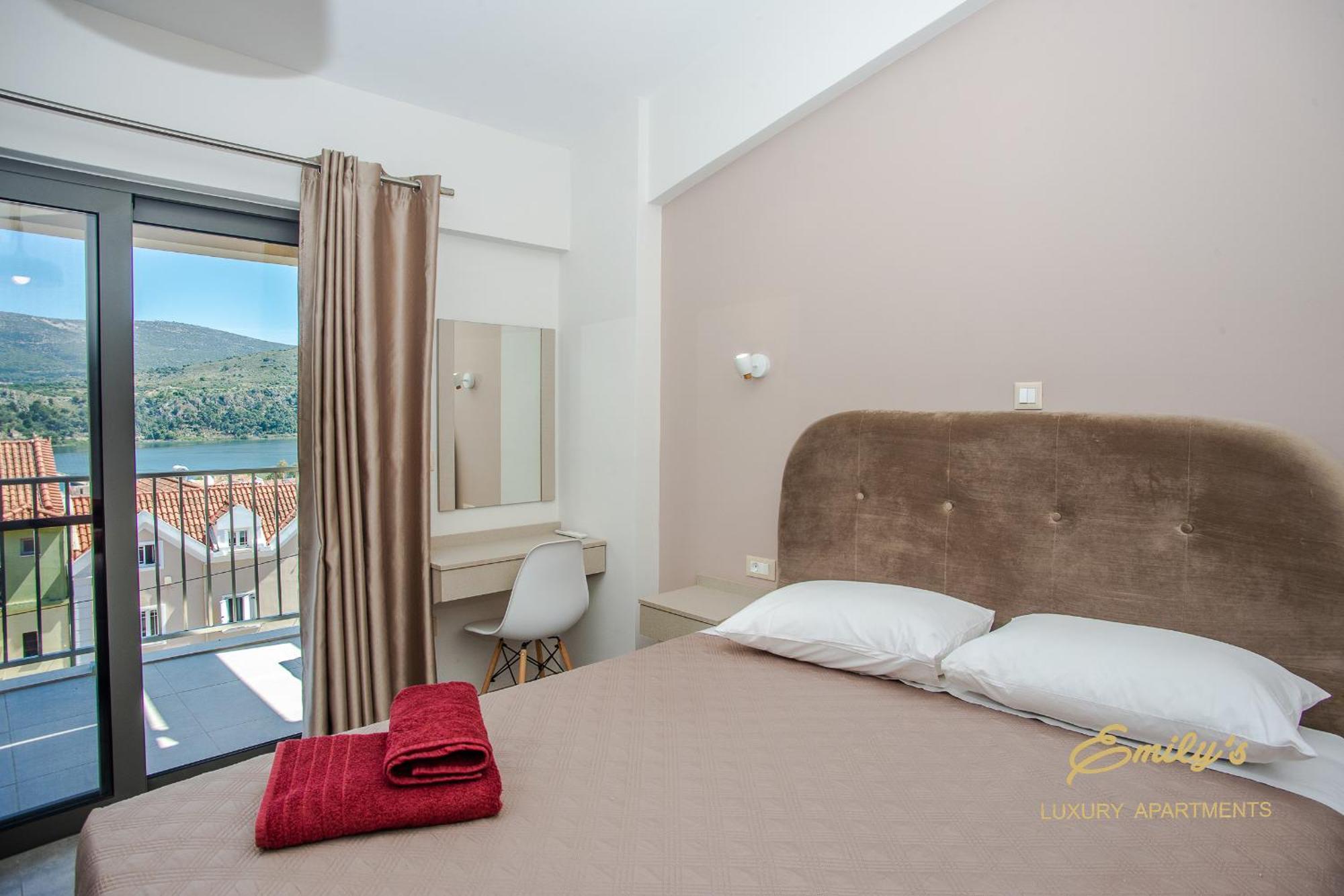 Emily'S Luxury Apartments Argostolion Exterior foto