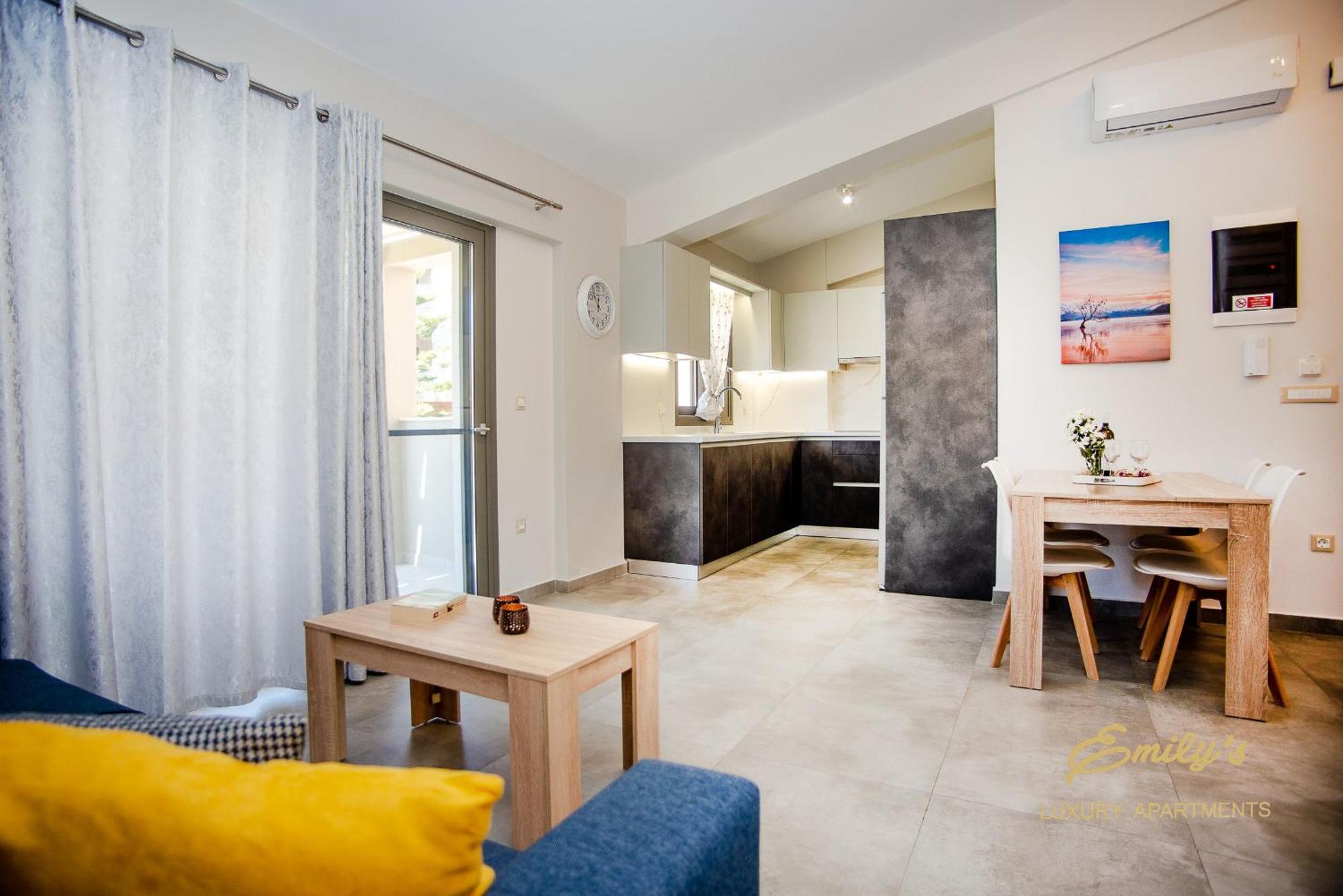 Emily'S Luxury Apartments Argostolion Exterior foto