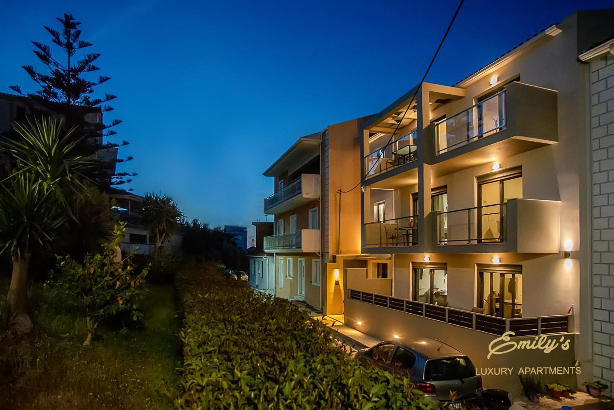 Emily'S Luxury Apartments Argostolion Exterior foto