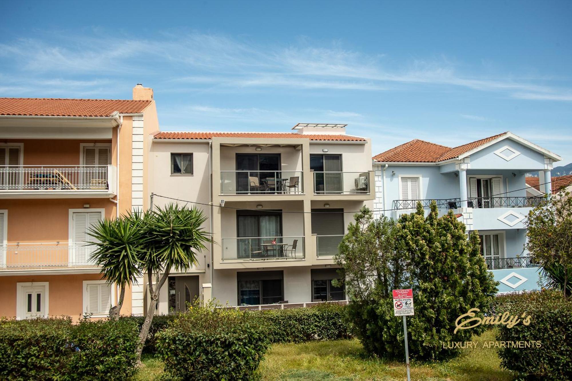Emily'S Luxury Apartments Argostolion Exterior foto