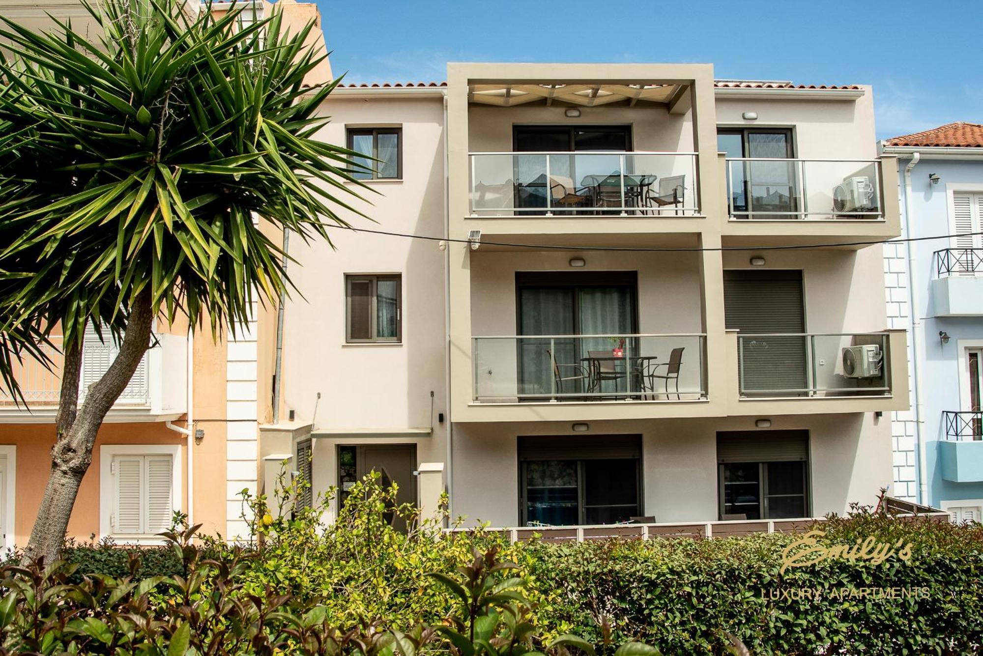 Emily'S Luxury Apartments Argostolion Exterior foto