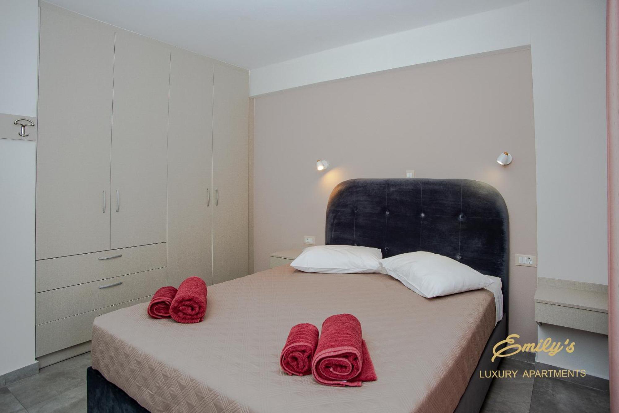 Emily'S Luxury Apartments Argostolion Exterior foto