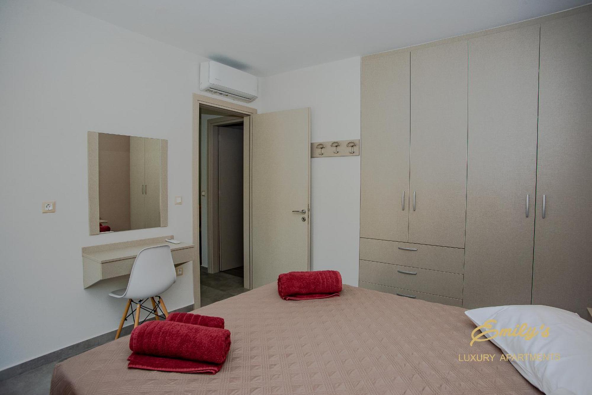 Emily'S Luxury Apartments Argostolion Exterior foto