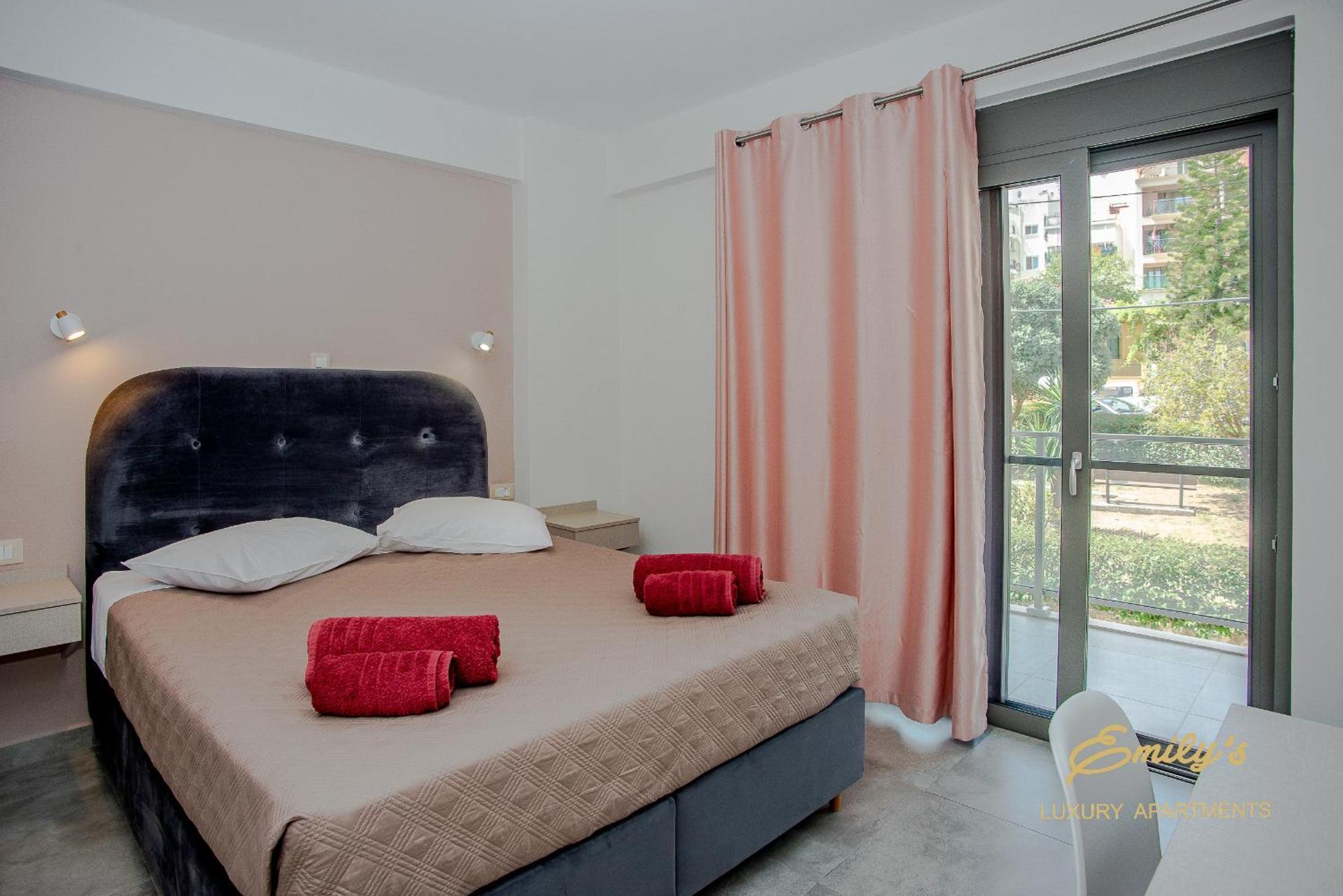 Emily'S Luxury Apartments Argostolion Exterior foto