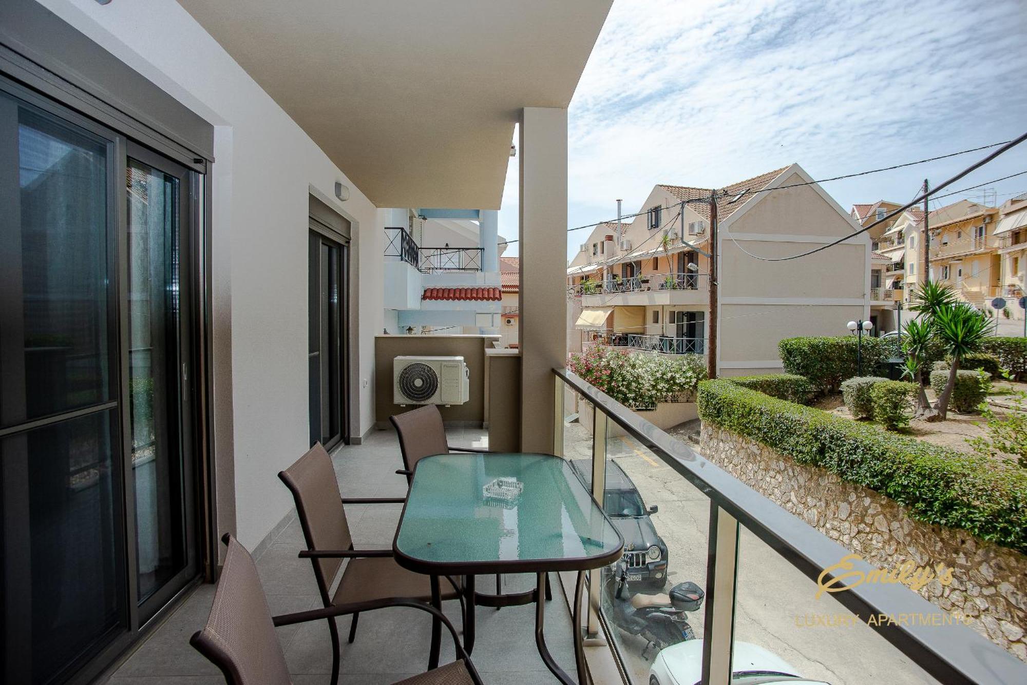 Emily'S Luxury Apartments Argostolion Exterior foto
