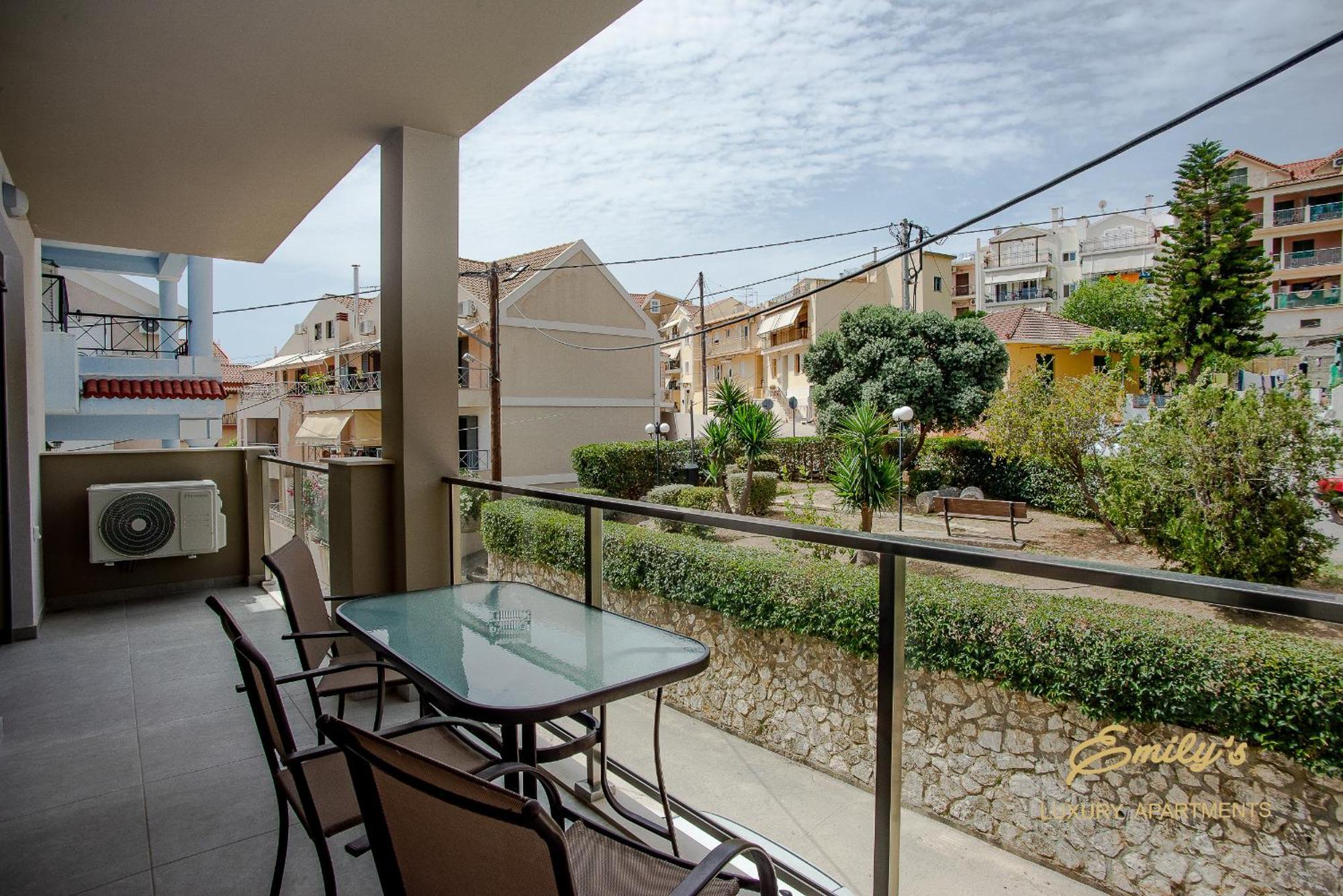 Emily'S Luxury Apartments Argostolion Exterior foto