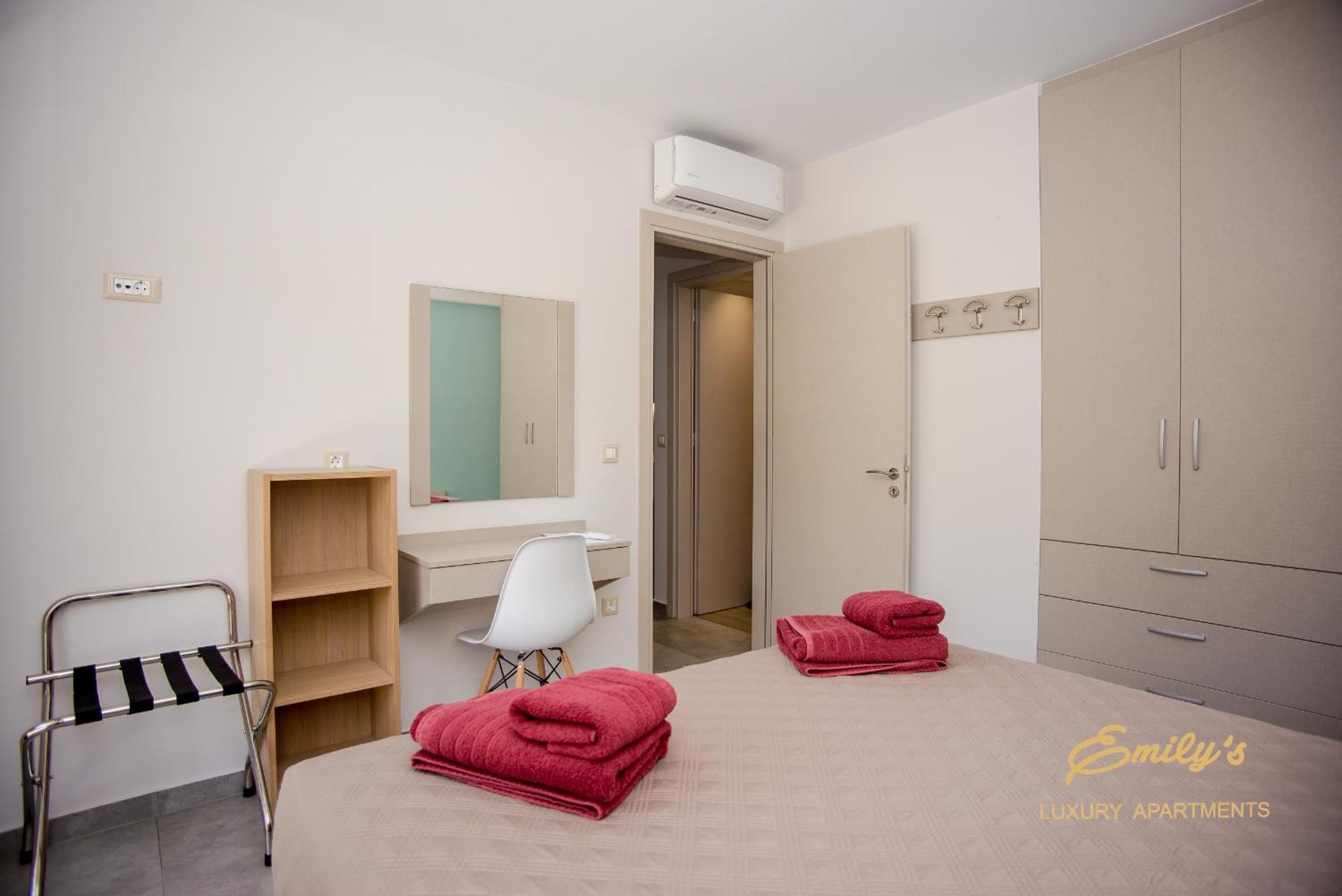 Emily'S Luxury Apartments Argostolion Exterior foto