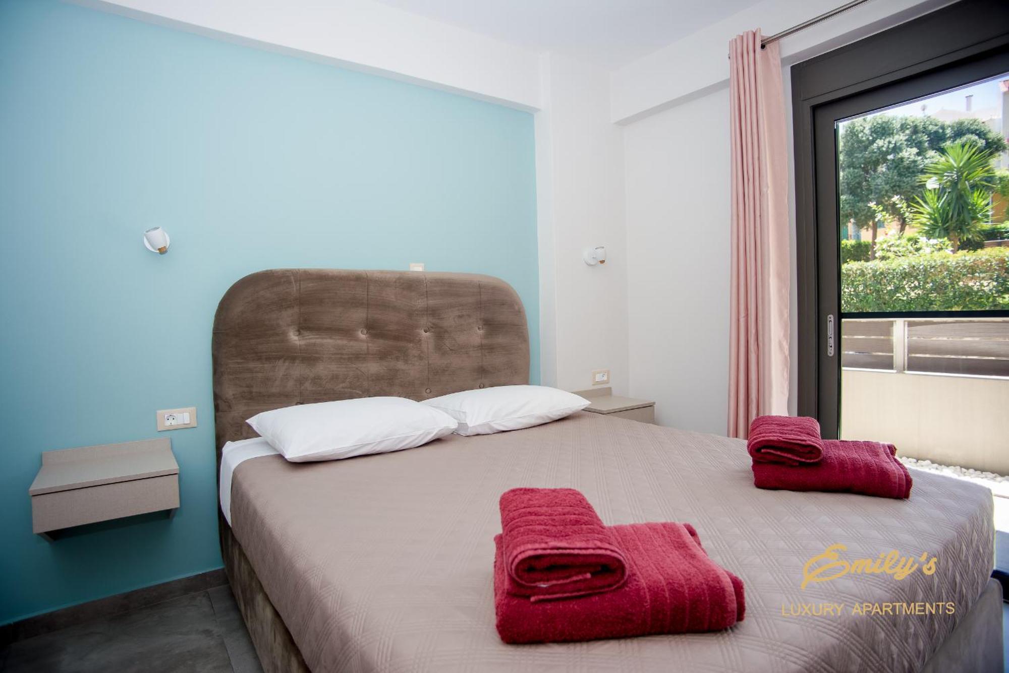 Emily'S Luxury Apartments Argostolion Exterior foto