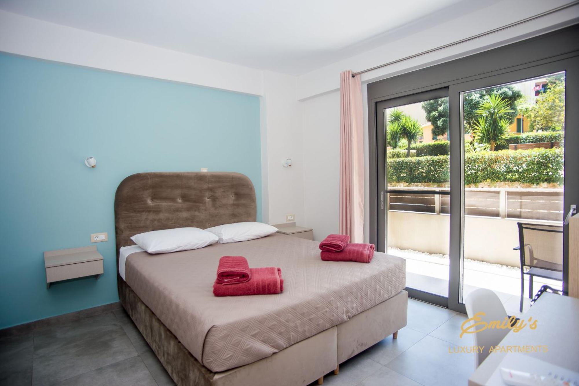 Emily'S Luxury Apartments Argostolion Exterior foto