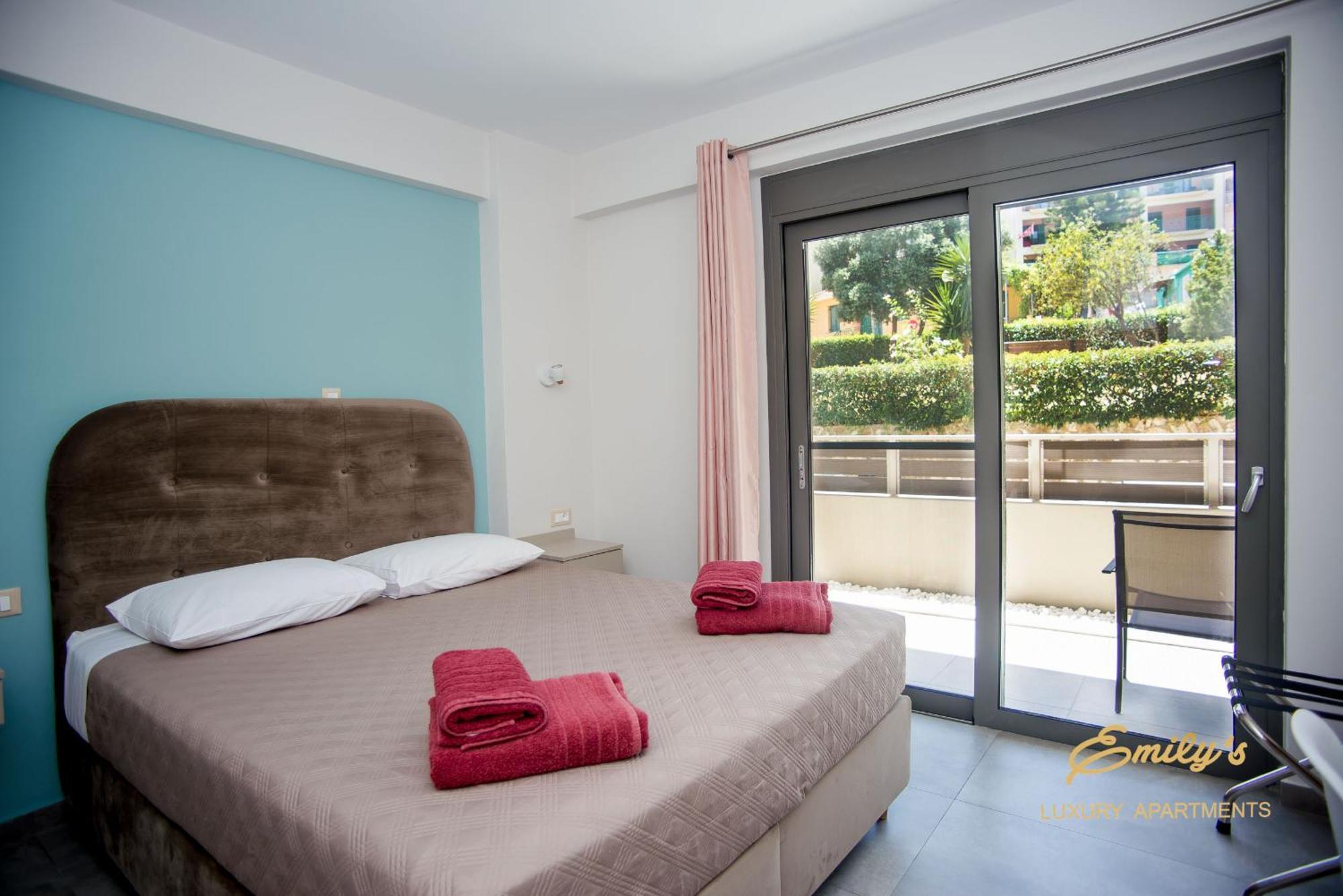 Emily'S Luxury Apartments Argostolion Exterior foto