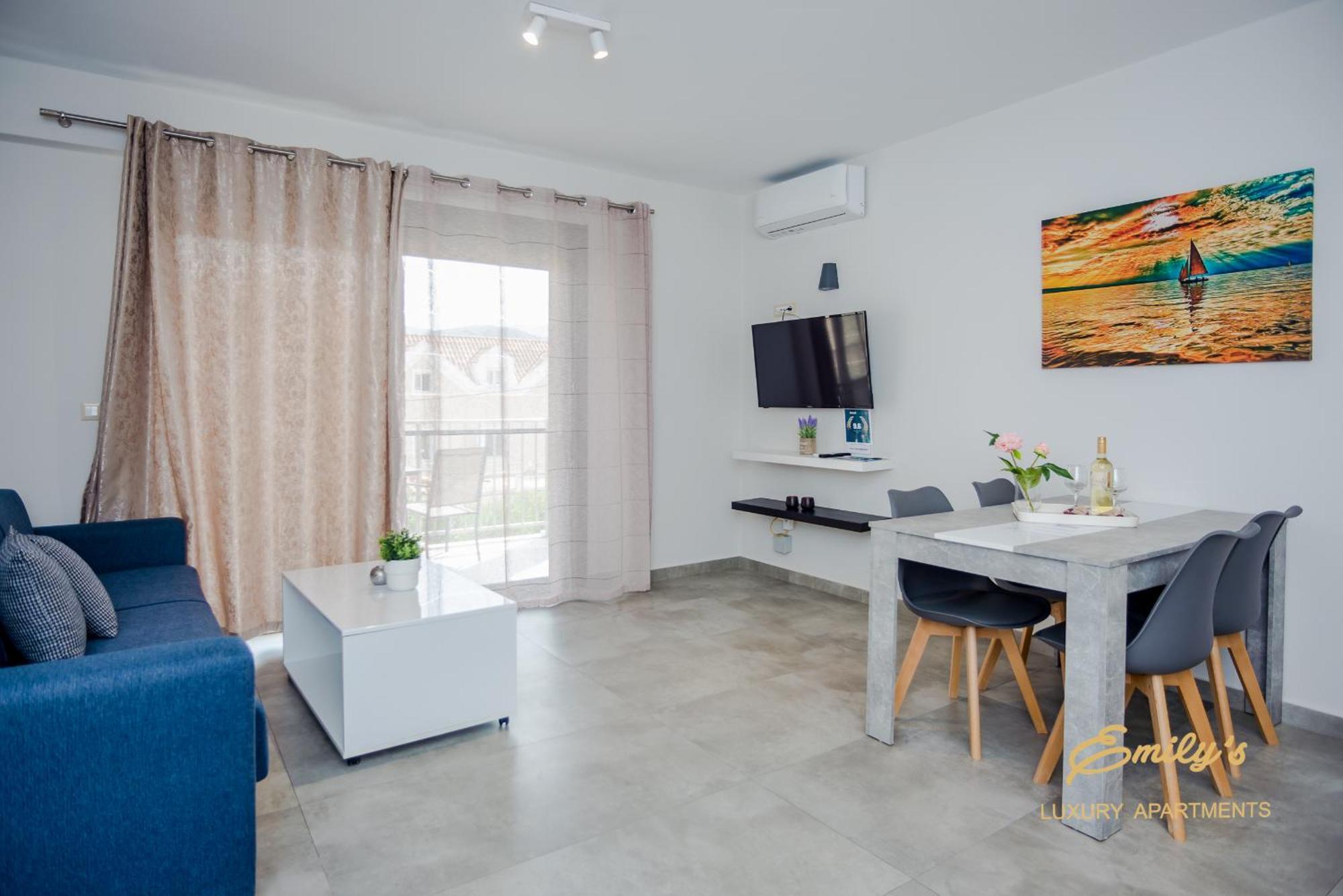 Emily'S Luxury Apartments Argostolion Exterior foto