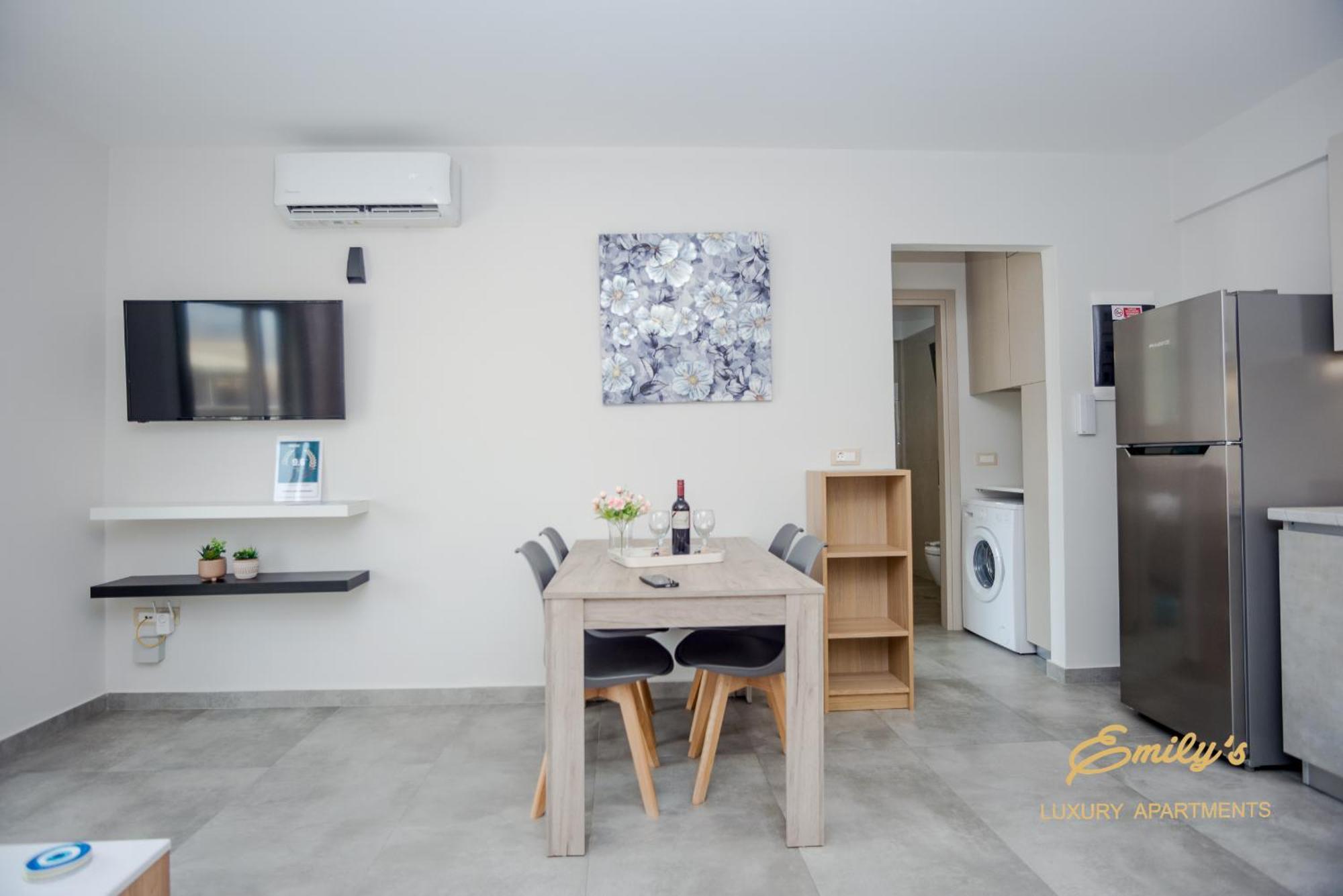 Emily'S Luxury Apartments Argostolion Exterior foto