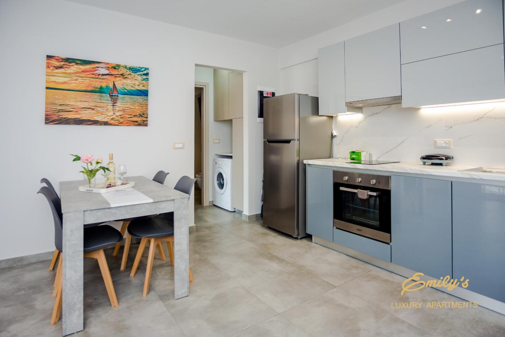 Emily'S Luxury Apartments Argostolion Exterior foto