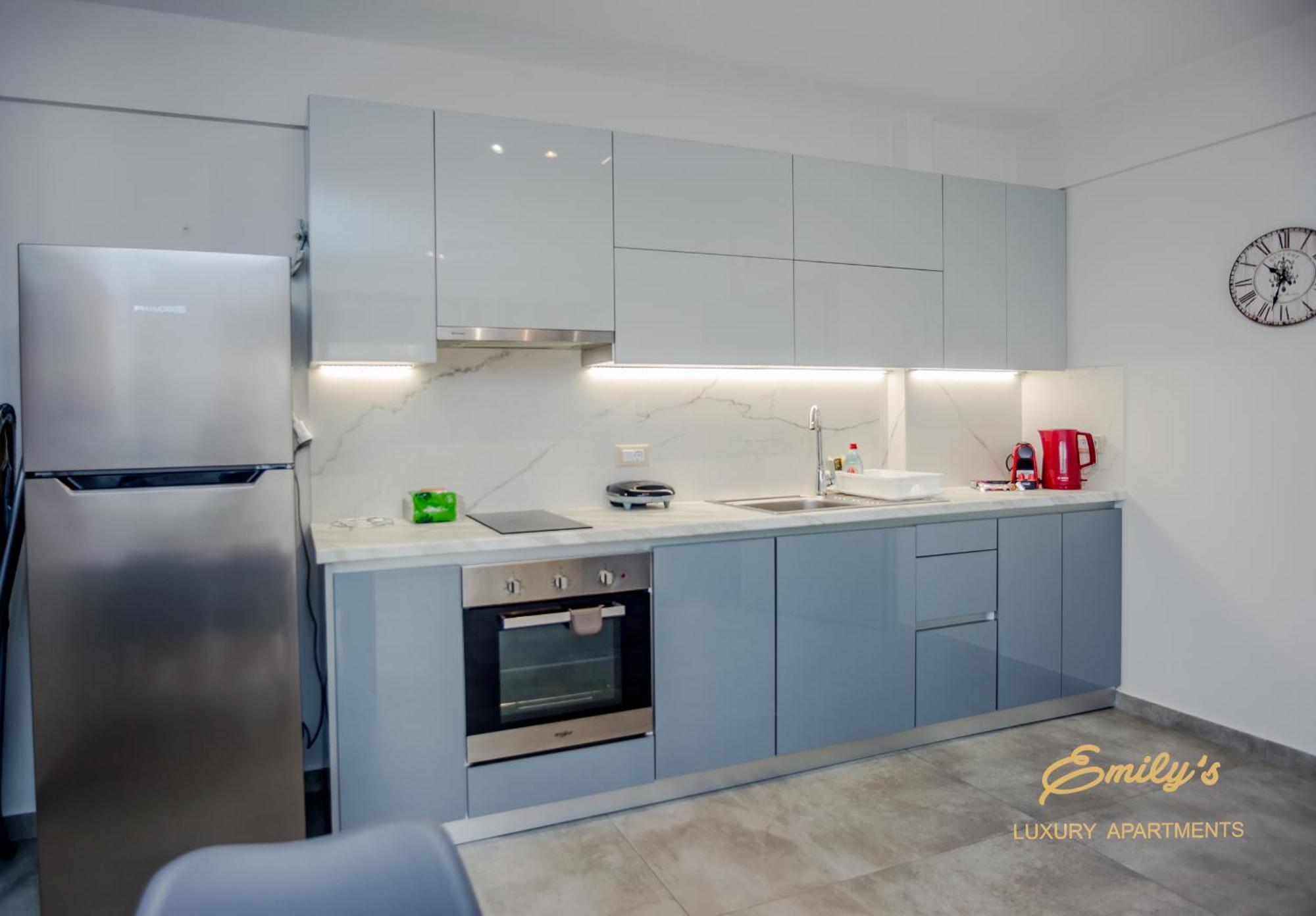 Emily'S Luxury Apartments Argostolion Exterior foto